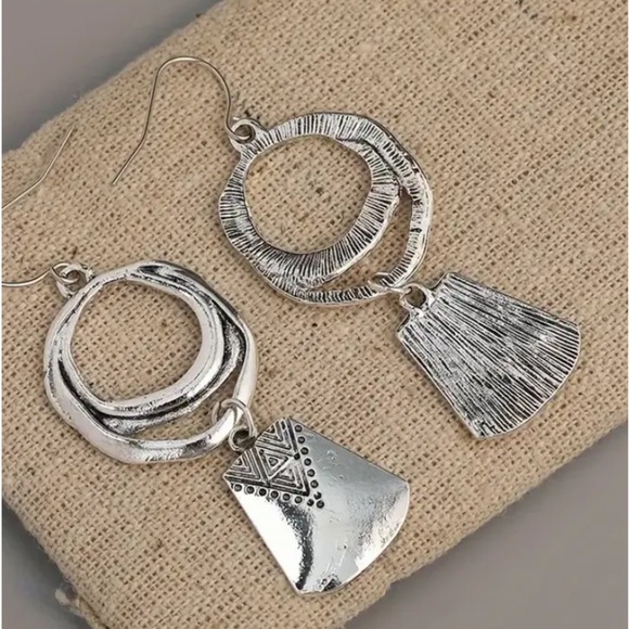 Boho Geometric Irregular Dangle Earrings - Picture 4 of 5